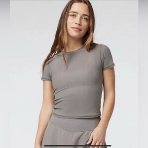 Vuori Hot Mesh Top; Size: Medium; Color: Smoke